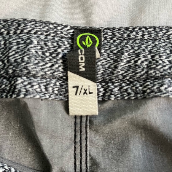 Volcom lot of 3. - Picture 12 of 13